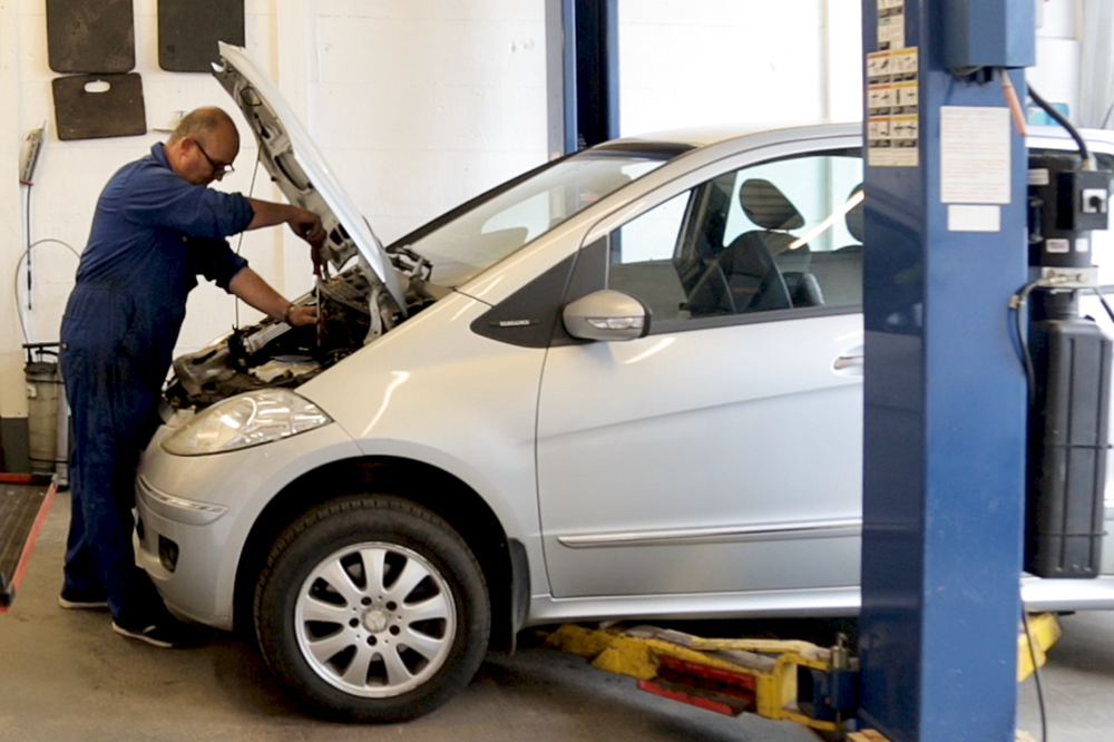 Adam's Autocare Car servicing MOT brakes suspension and diagnostics Welwyn Garden City